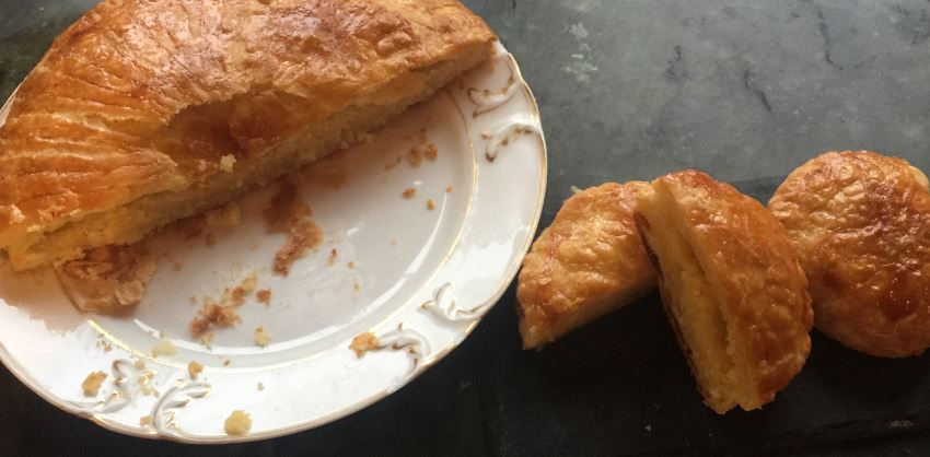 http://www.veroniqueetlachouquetterie.fr/wp-content/uploads/2018/01/galette02.jpg