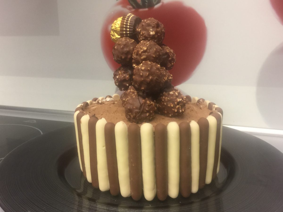Gravity Cake Ferrero