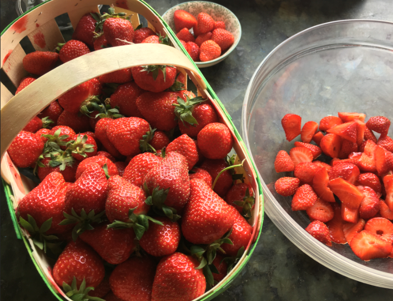 https://www.veroniqueetlachouquetterie.fr/wp-content/uploads/2020/06/fraises.png