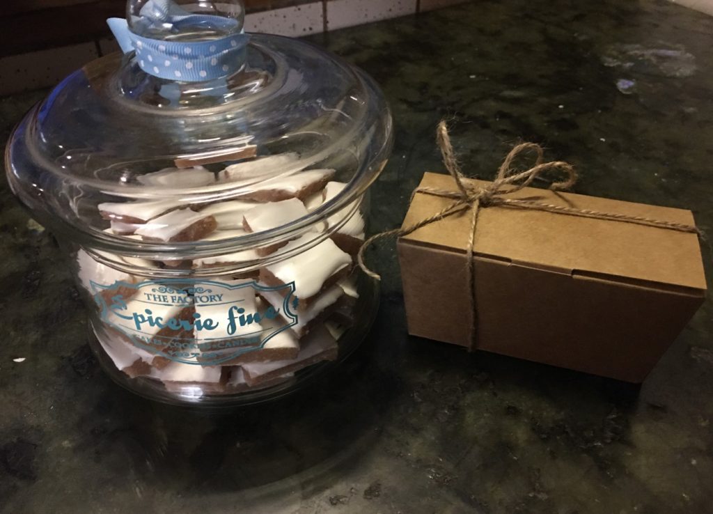 https://www.veroniqueetlachouquetterie.fr/wp-content/uploads/2023/11/Les-carres-de-troyes11-1024x738.jpg