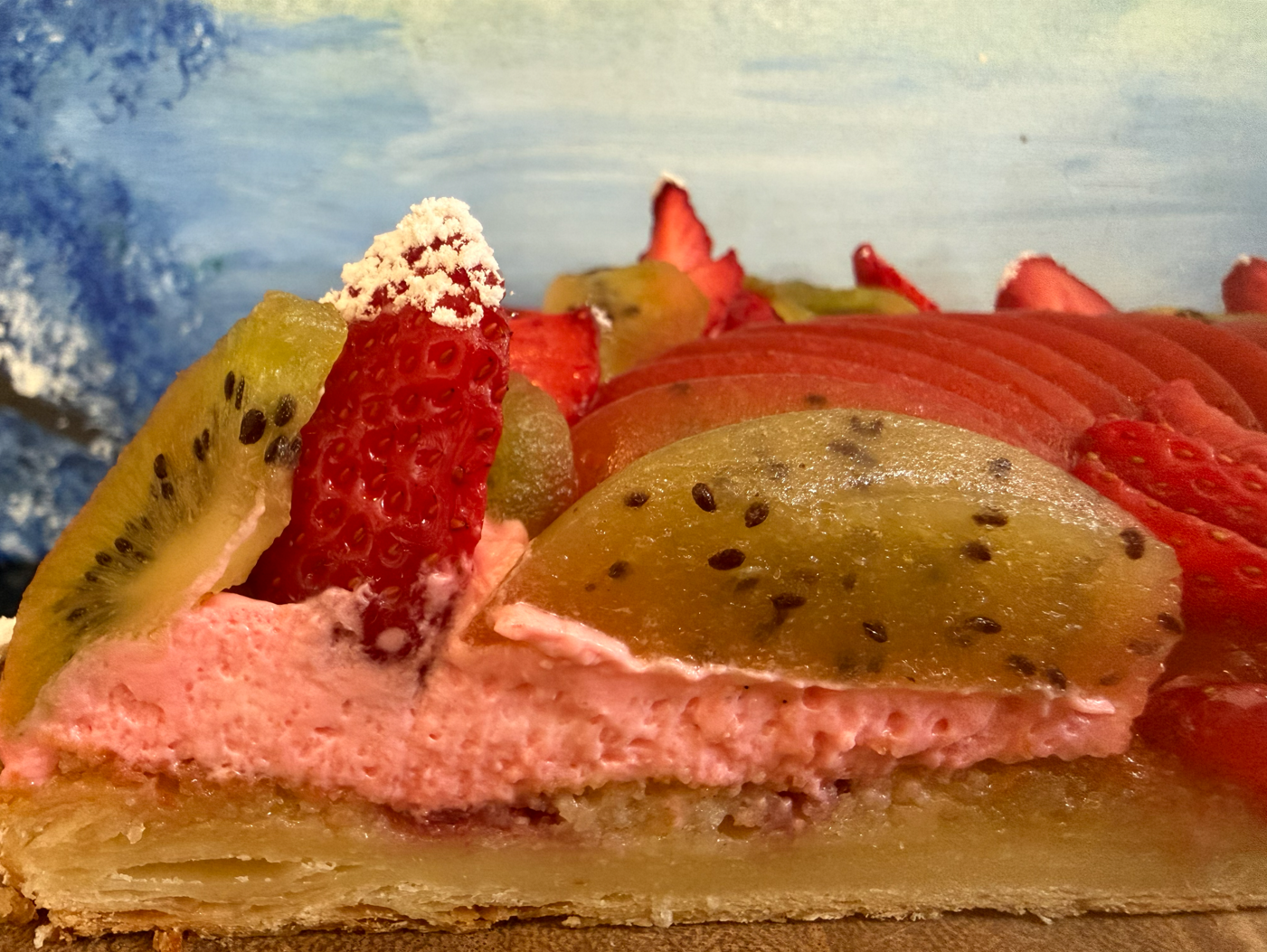https://www.veroniqueetlachouquetterie.fr/wp-content/uploads/2026/04/TarteKiwiFraise16.png