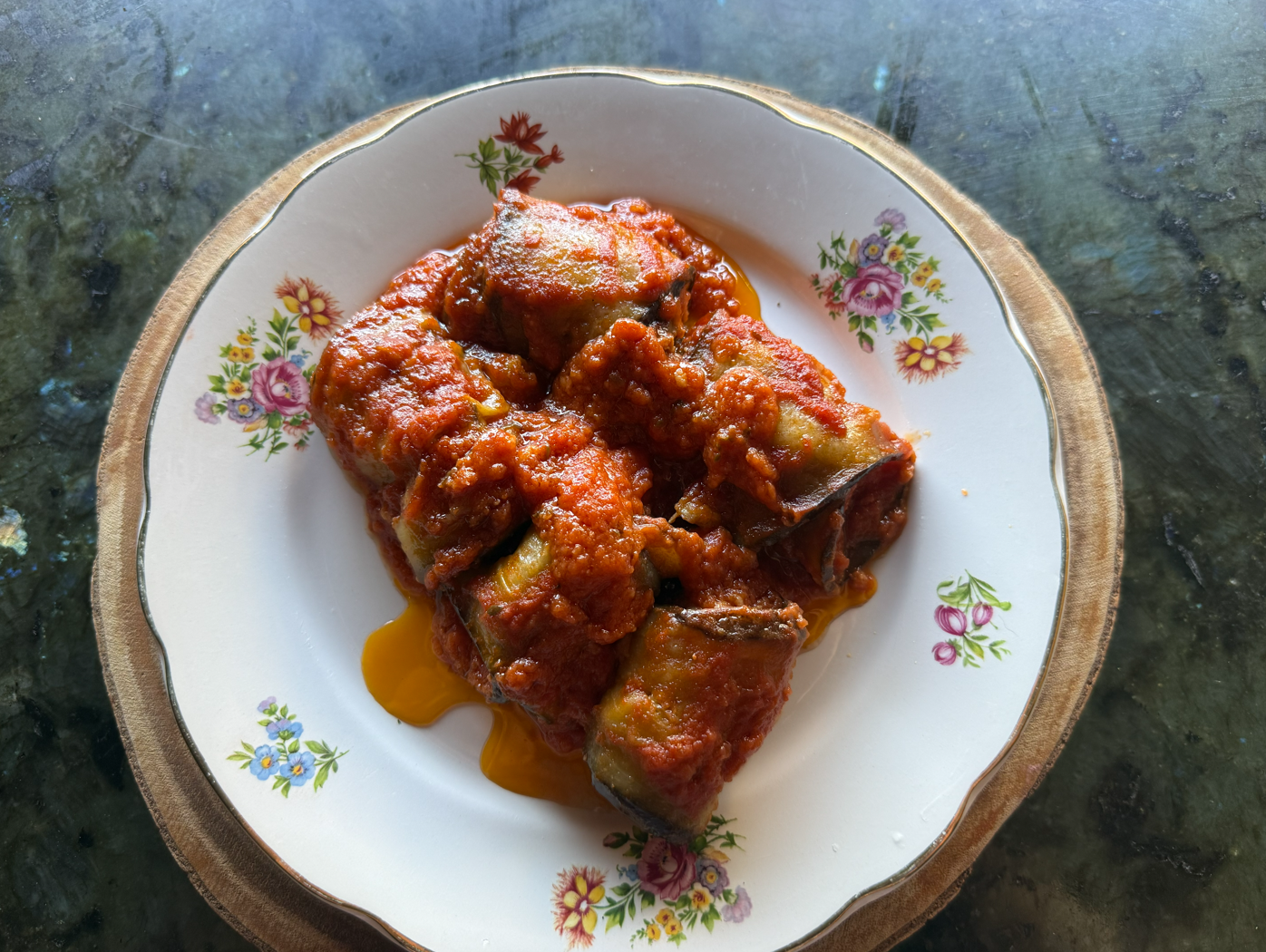https://www.veroniqueetlachouquetterie.fr/wp-content/uploads/2026/06/AuberginesFarcies07.png